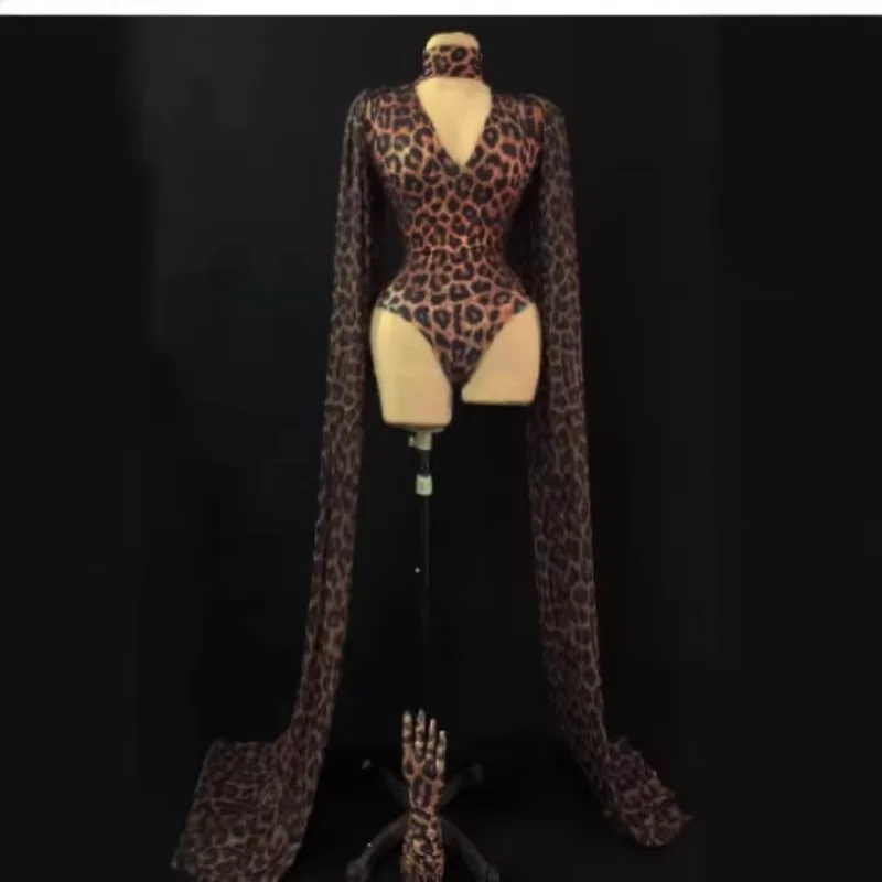 Nightclub Bar Abbigliamento da palcoscenico Fotografo femminile Ospite Mantello con stampa leopardata Abito intero Abbigliamento da performance di canzoni femminili sexy