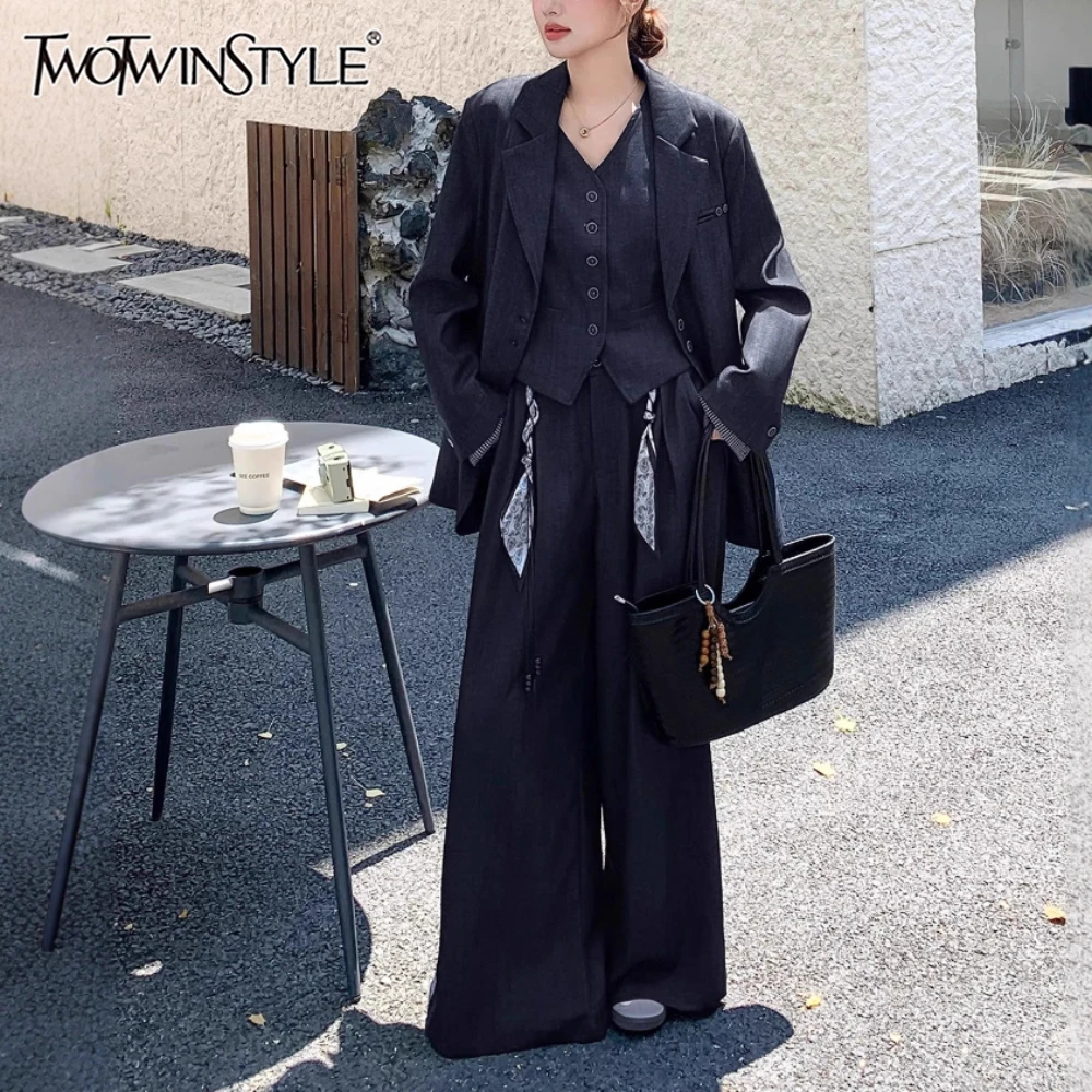 TWOTWINSTYLE Solid Spliced Pocket Three Piece Set Female Lapel Jacket Sleeveless Vest Korean Commute Women's Trousers Set New