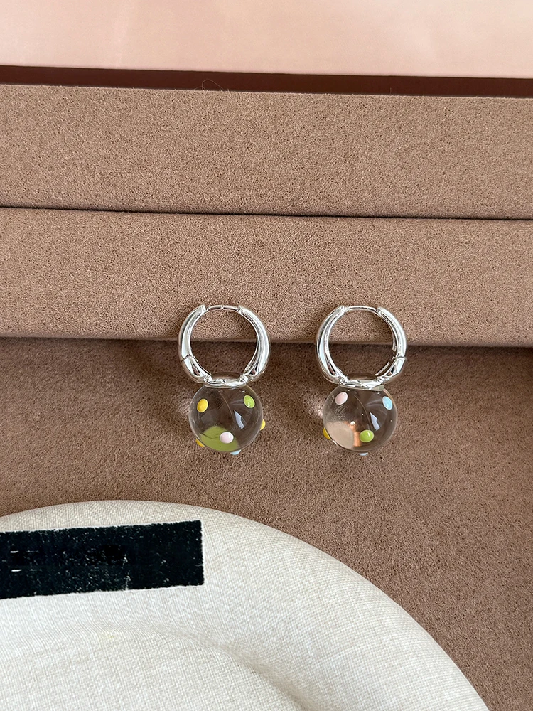 Makronen-farbige Tropfenglasur-Polka-Dot-Ohrringe mit transparenten runden Kugelanhängern für Damen – Trendiger Schmuck 2026, vielseitige Accessoires – Detail 4