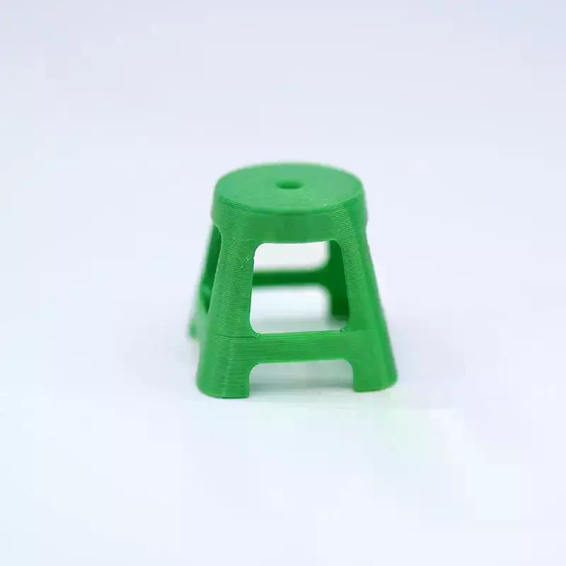 5Pcs Simulation Mini Kunststoff Hocker Kleine Stühle Modell 1/12 Puppenhaus Möbel Set Puppen Haus Dekor Pretend Spielen Spielzeug für Kinder