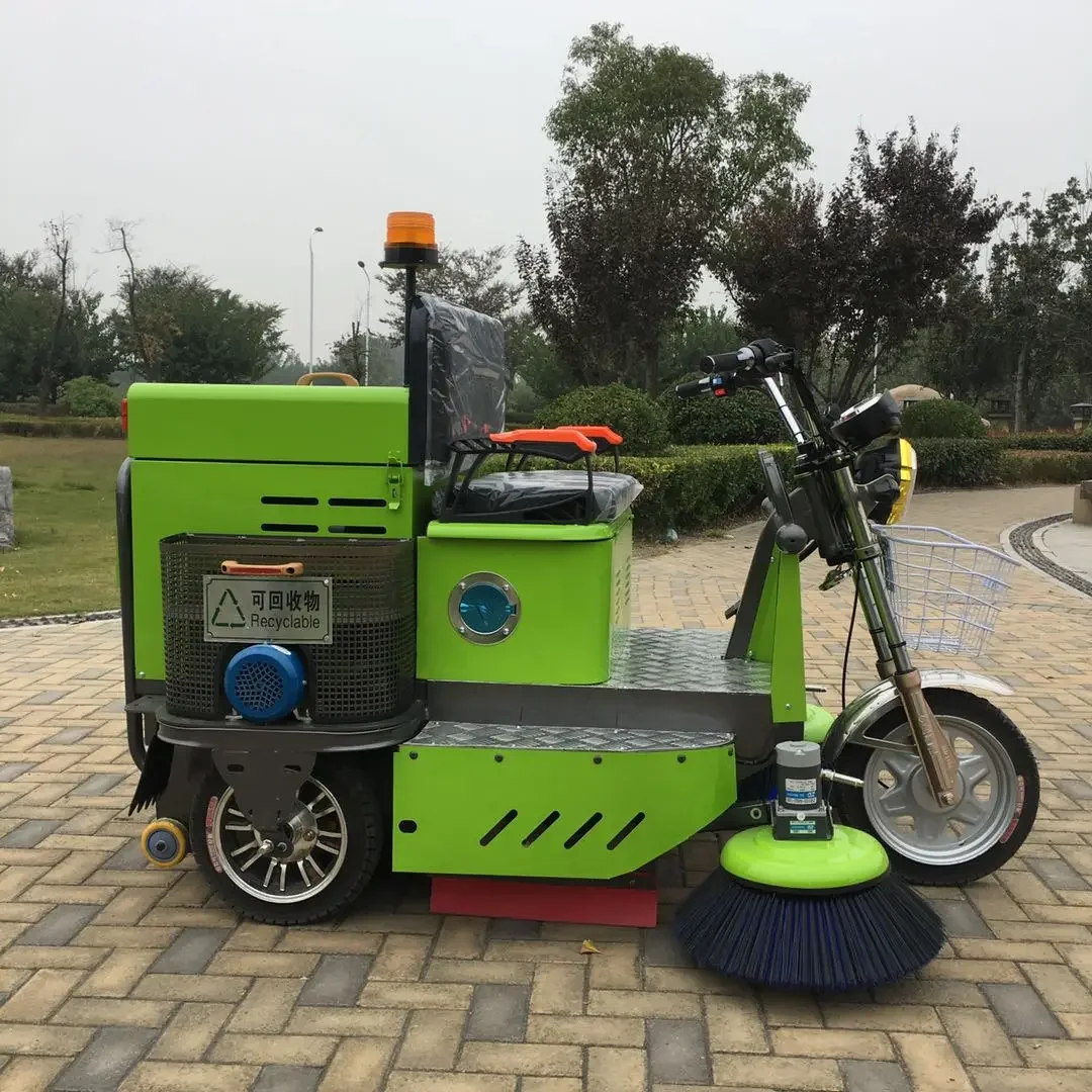 Private Label Three Wheel Driving Floor Sweepers Sweeper Road Sweeper High Power Can Clean Sand and Gravel view 3