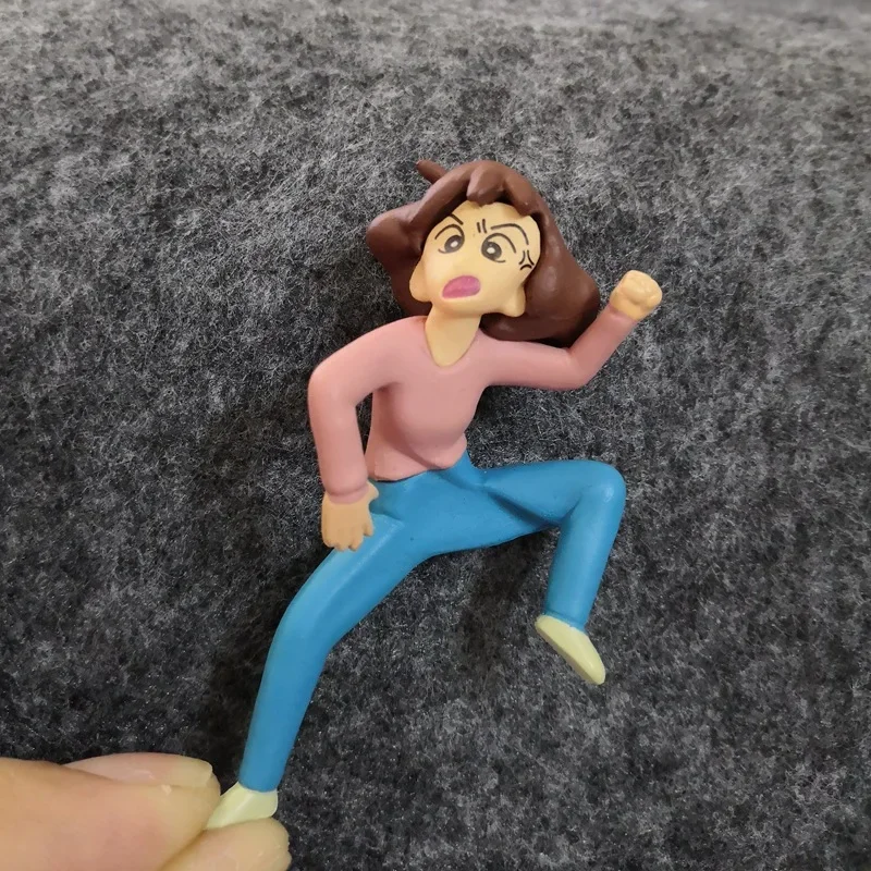 Bandai 7 unids/set Anime nuevo crayón Shin-chan familia Kawaii versión Q figura divertida modelo muñeca taza borde juguete adornos decorar regalos