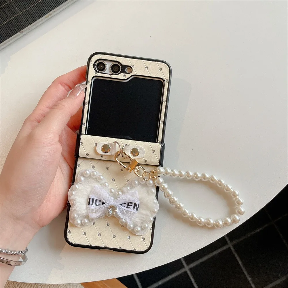 Etui na telefon 3D Glitter Diamond Rhinestone Cute Bowknot Wrist Strap do Samsung Galaxy Z Flip 6 5 4 3 Flip6 Flip5 Flip4 Flip3 5G
