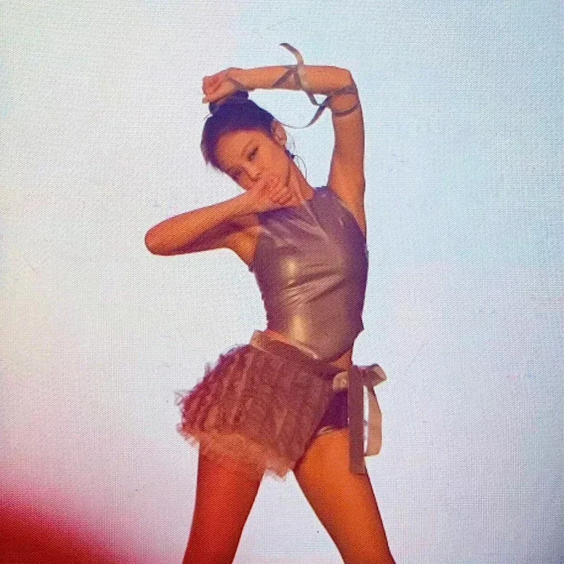 

Kpop Idol наряды серебряные концертные наряды музыкальная фестивальная одежда футуристическая одежда сексуальный сценический костюм джазовая танцевальная одежда JL5000