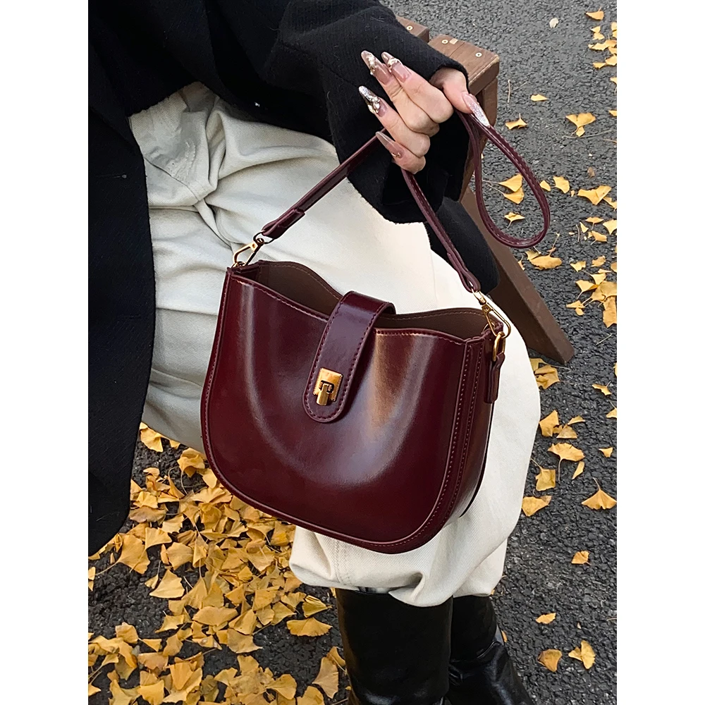 Women Burgundy Bucket Bag Solid Fashion Pu Leather Crossbody Bags Female Versatile Leisure Chain Shoulder Pack Semicircle Bags