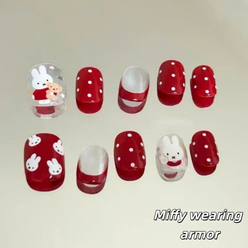 Miffy Cartoon French Press-On Nägel |   Intensives Weinrot & Weiße Punkte |   Hautfarbenaufhellende festliche Nagelkunst