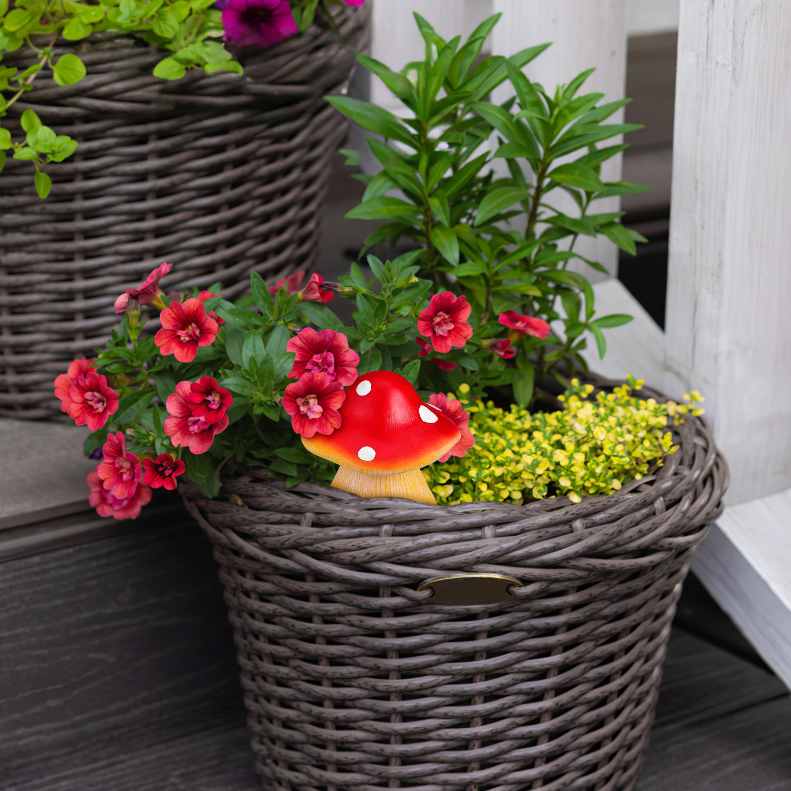 

Mushroom Fake Key Box Hidden Holder Stone Hideaway House Hider Outside Key Storage Resin Material Weather Resistant Garden Decor