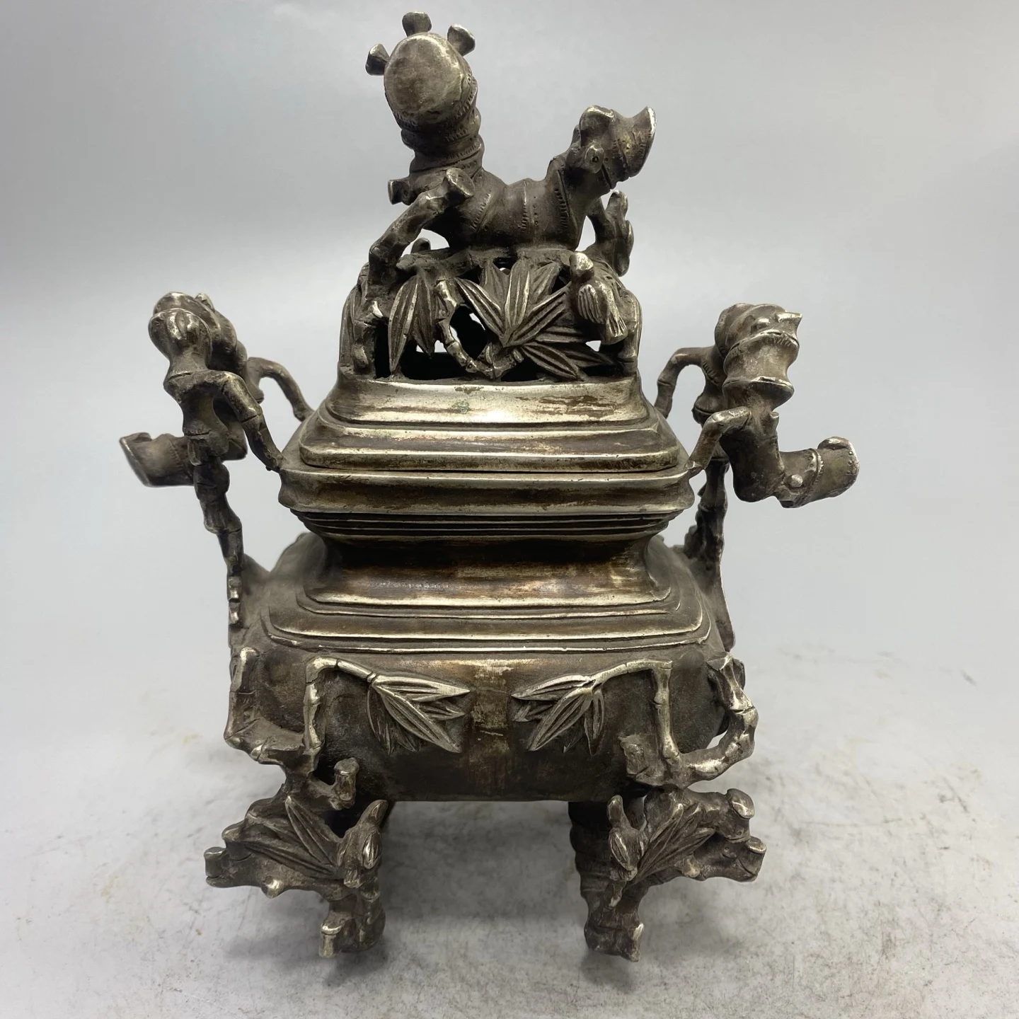 Old Bronze Gilded Silver Bamboo leaf pattern Bamboo Ear Tripod Incense Burner Bamboo root shaped cover Amass wealth Town house