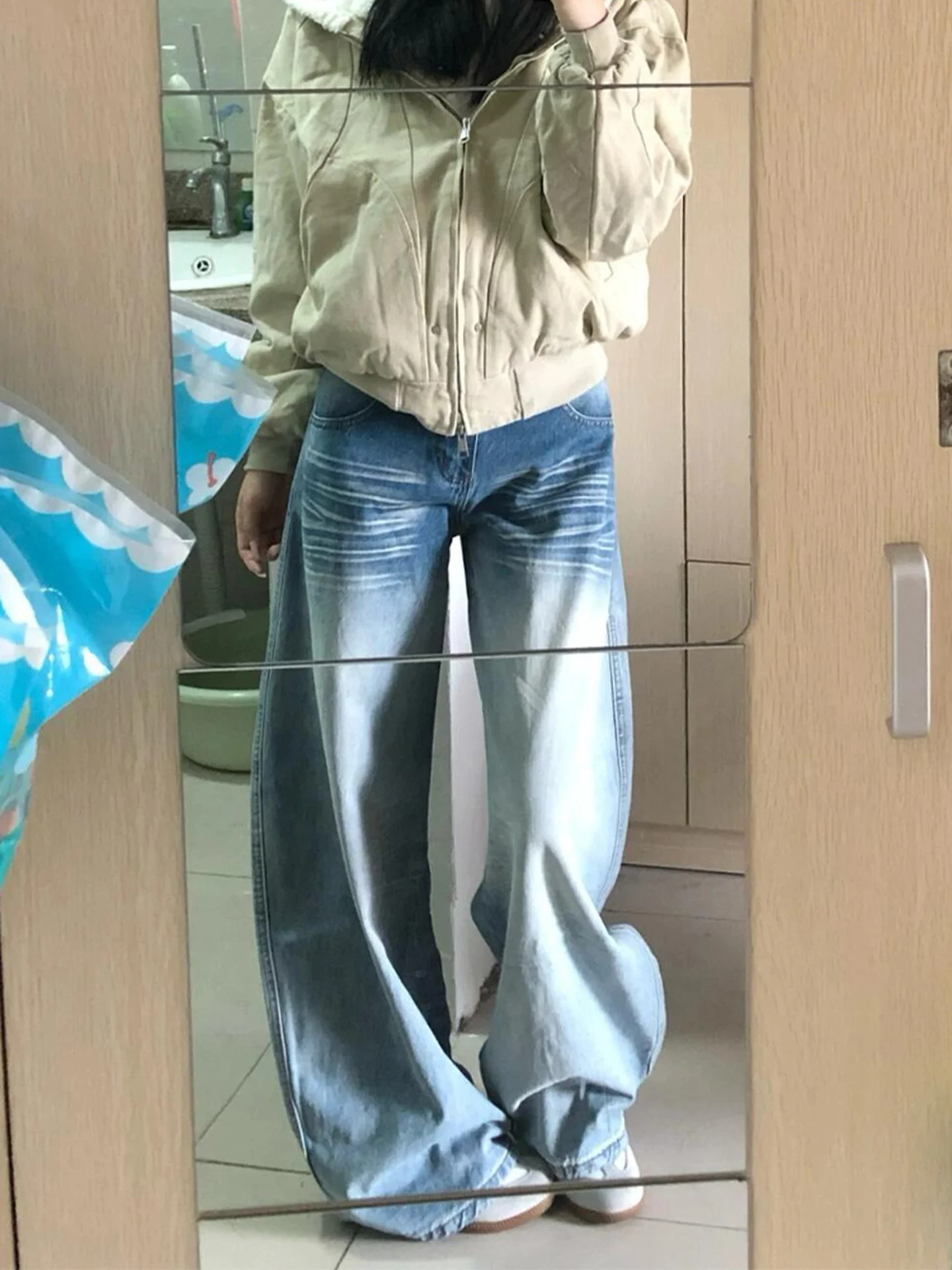 Luźne, szerokie dżinsy damskie w kolorze jasnoniebieskim, idealne na jesień i zimę, nowe, proste spodnie typu tuba.