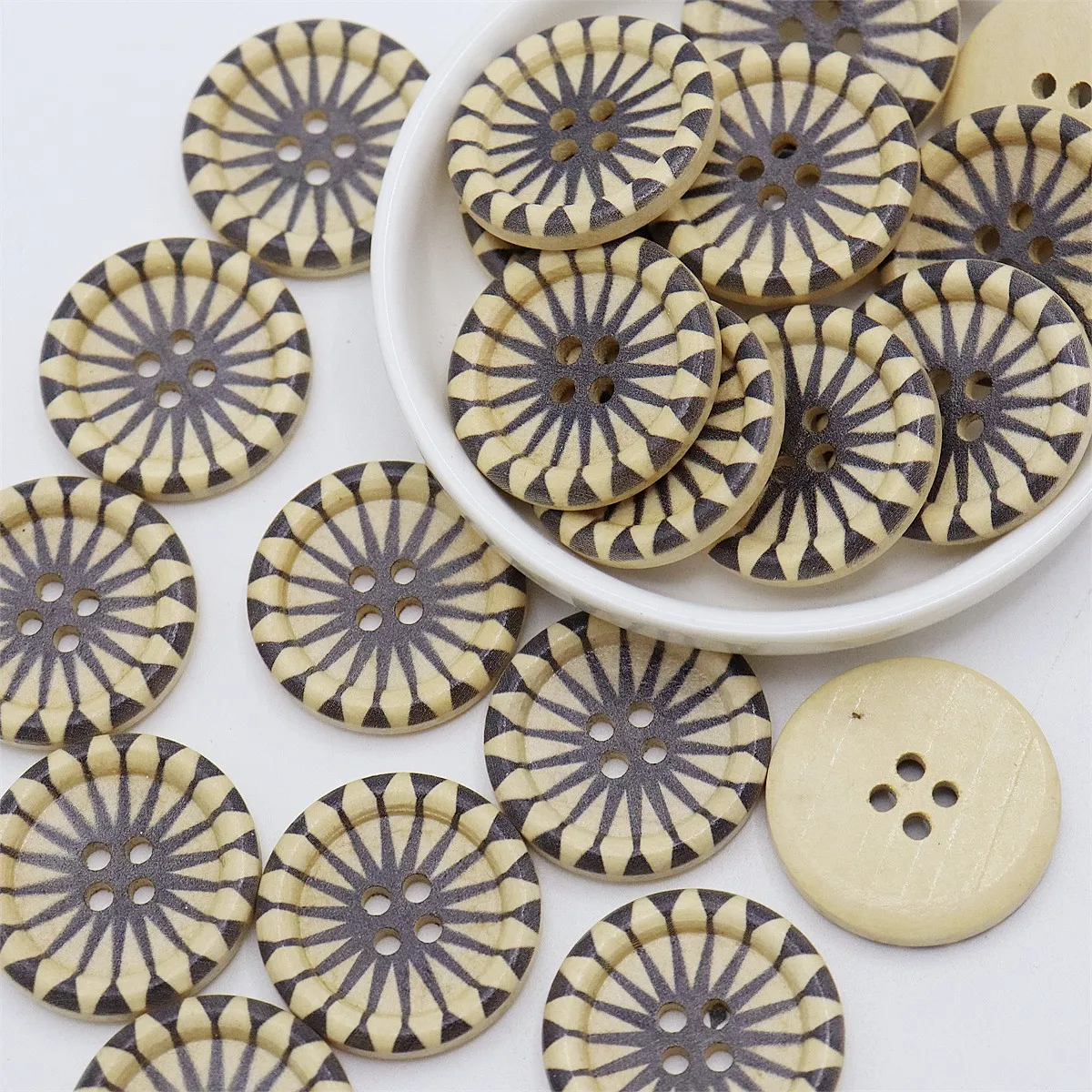 10pcs 30mm/40mm Large Wood Buttons 4 Holes Black Star Patterns Round Sewing Embellishments Cardmaking Scrapbook Bag Decorations