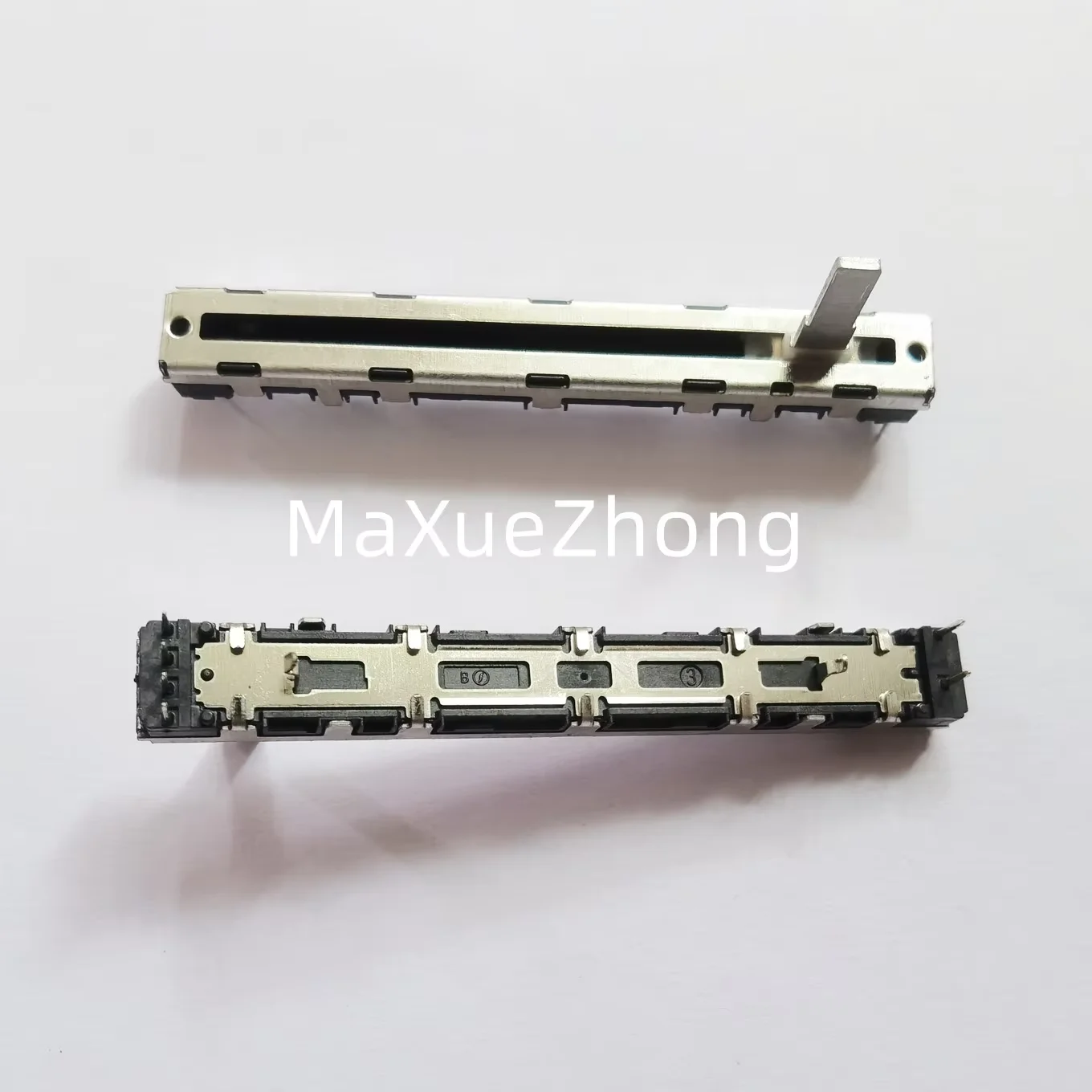 

Original New 100% Mixer AM844D Pusher 75MM Smooth Dual Channel Volume Potentiometer D10K (SWITCH)