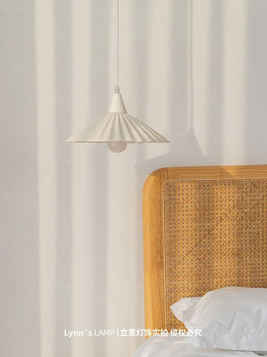 Cream style ceramic single head pendant light lotus leaf bar counter small and fresh homestay bedroom bedside lamp