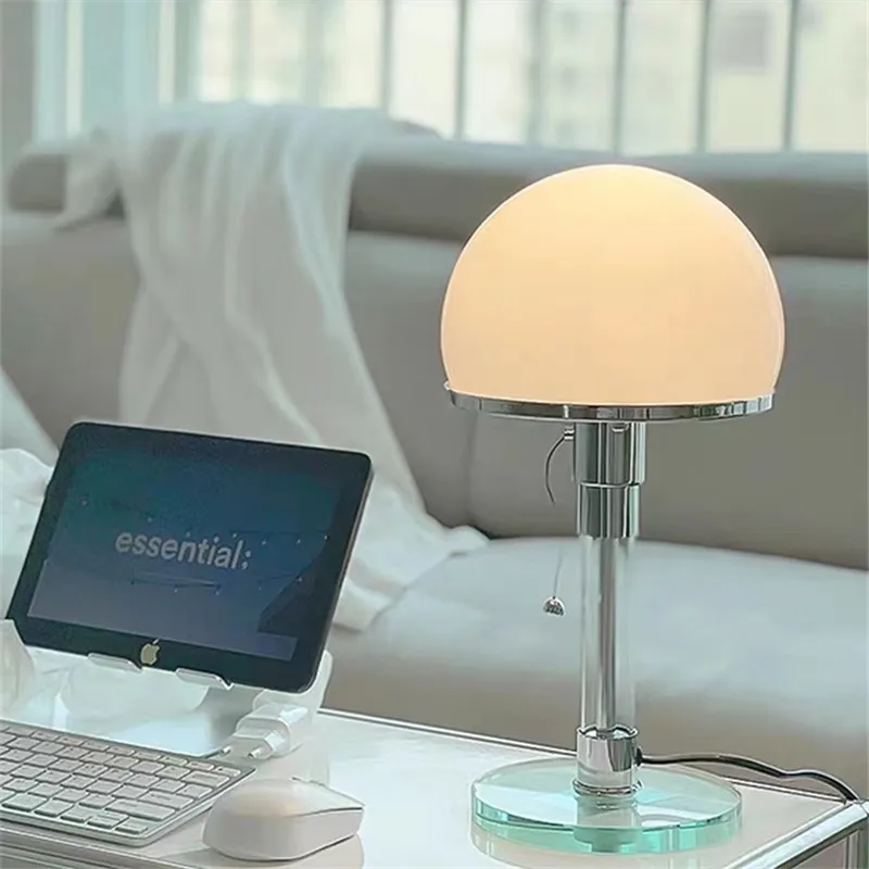 Imagem -02 - Nordic Retro Glass Bauhaus Table Lamp Chrome Shade Light Sala de Estar e Café Quarto Decoração Leite Branco Luz