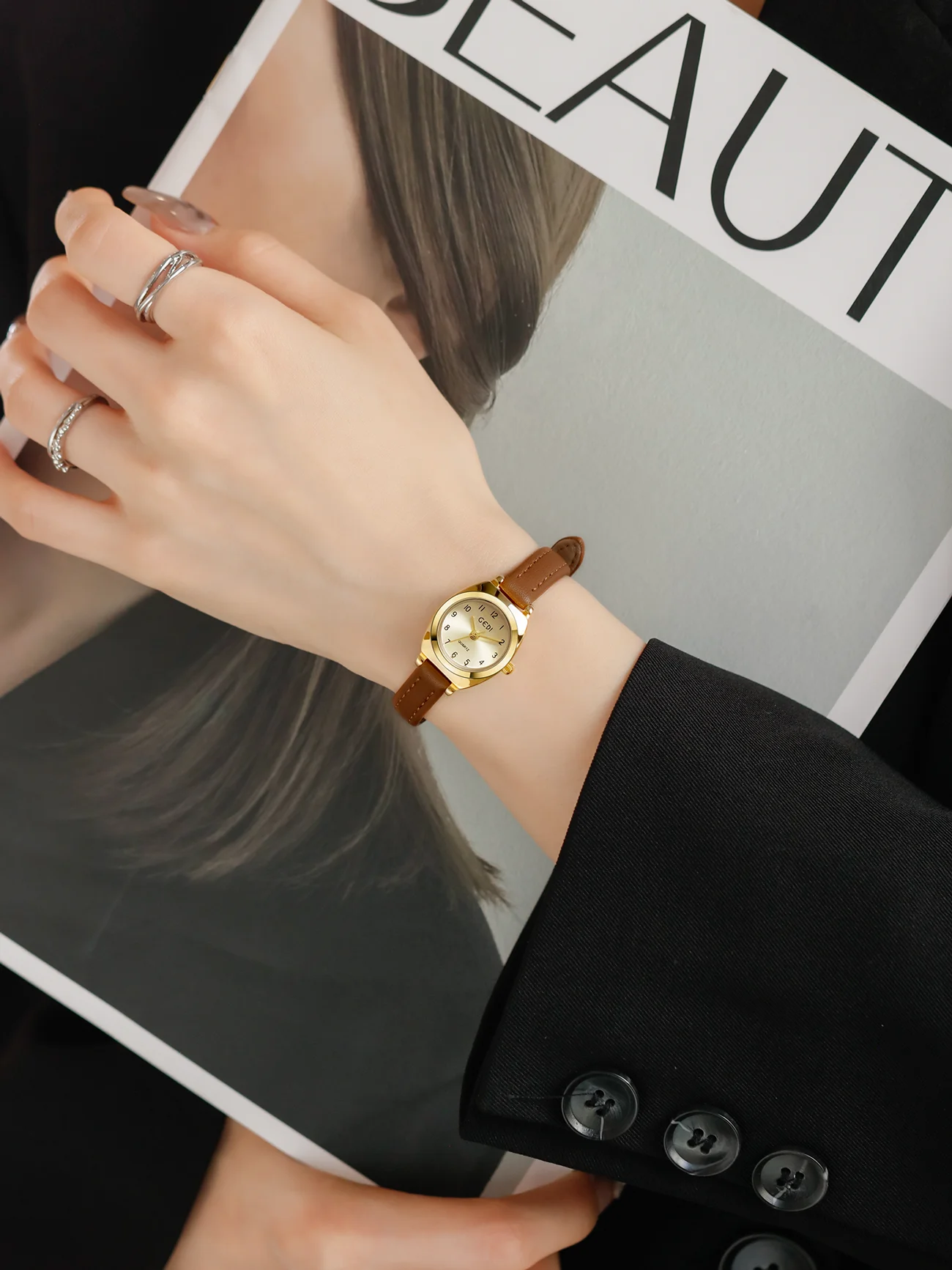 Luxury Watches For Women2026 New CollectionLight Luxury Small Dial Watches For Women Perfect For Students Compact And Exquisite.