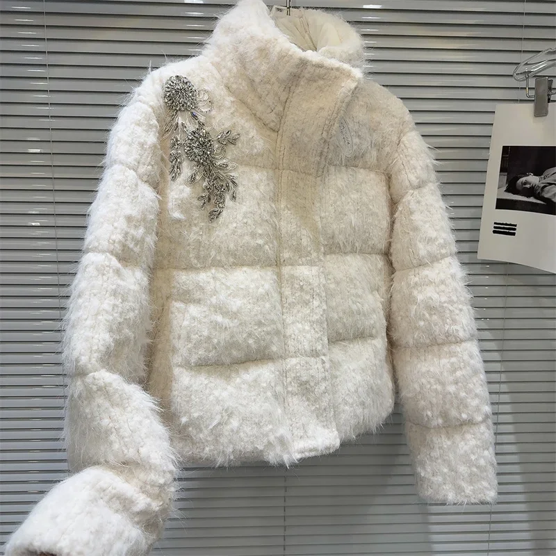 Zimowa damska nowa beżowa krótka kurtka puchowa Ciepłe parki Moda zroszony kwiat stojak kołnierz długi rękaw damski płaszcz puchowy Streetwear