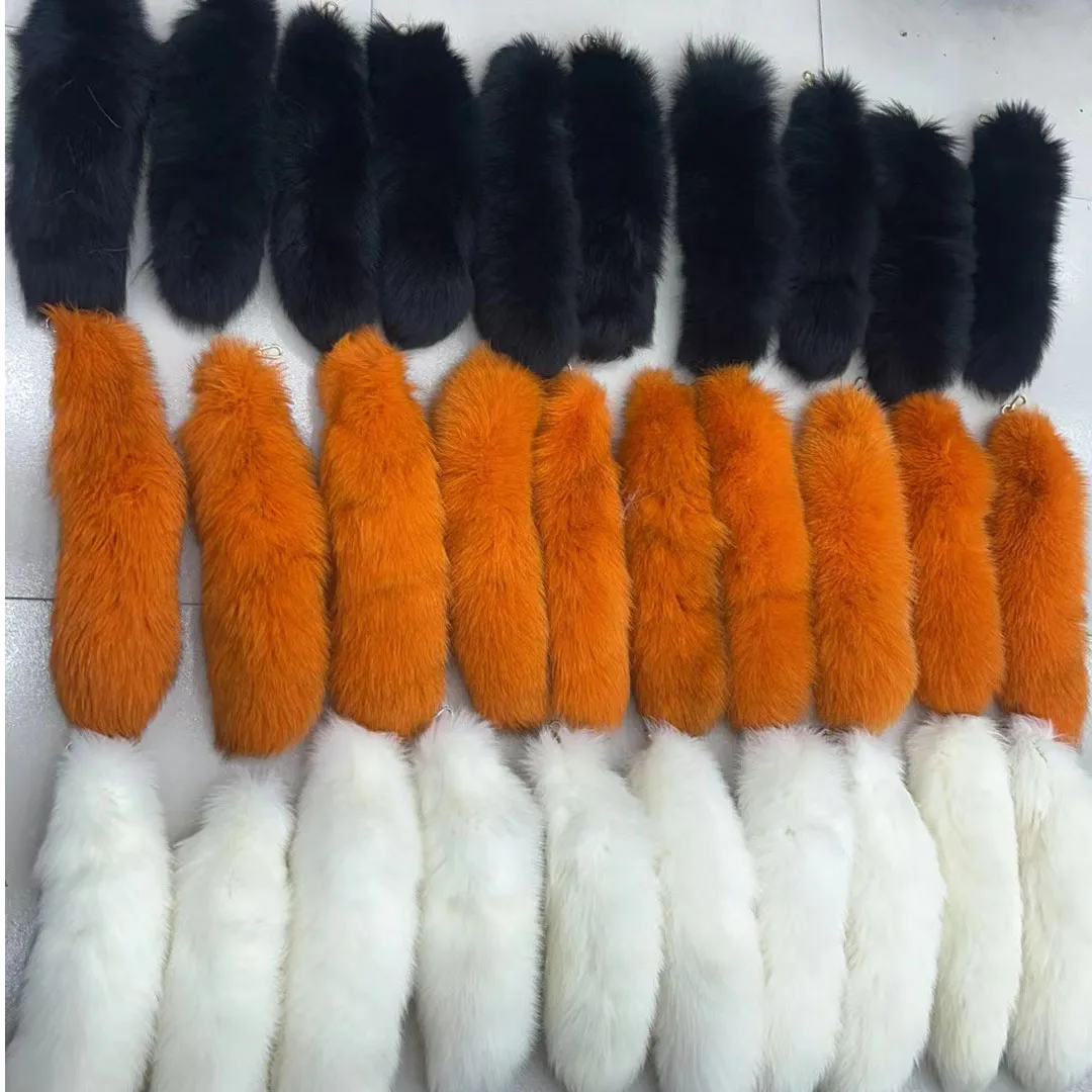 2024 Large Long Real Fox Fur Tail Natural Fur Tail Keychain Pendant Cosplay Tail Cute Wolf Fox Tail Fur Car Keychains For Women