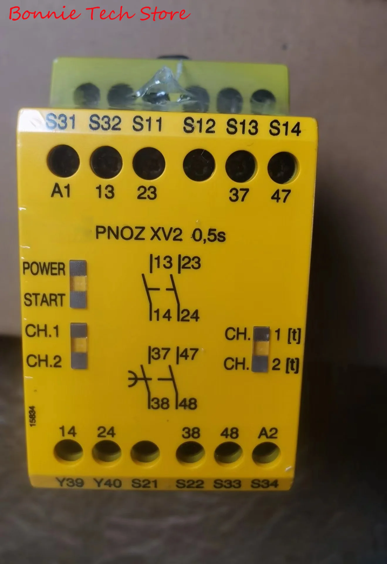 774504   para relé de segurança PILZ (autônomo), PNOZ XV2 0,5/24VDC 2n/o 2n/o fix