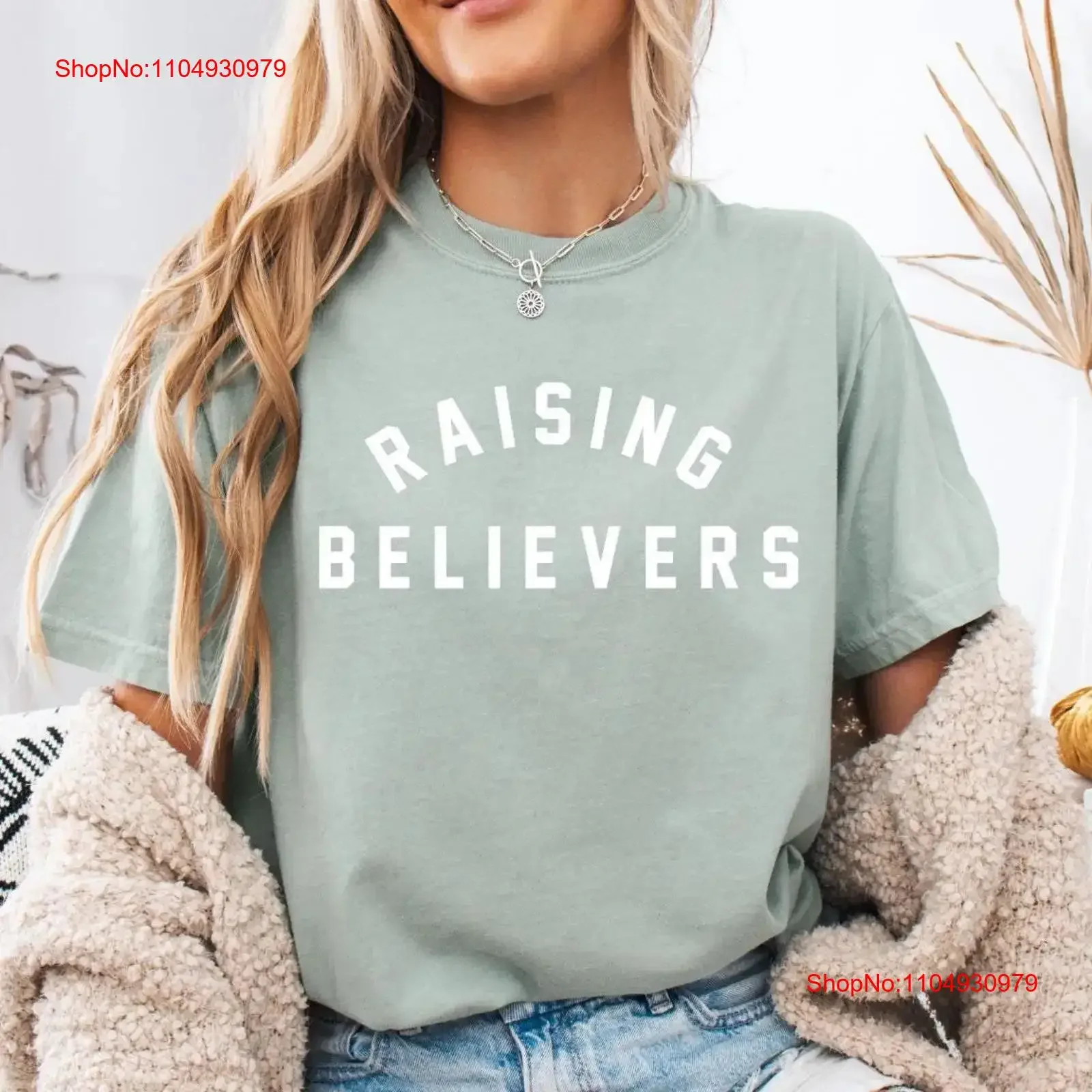 

Футболка Raising Believers Christian Mama Jesus Is King, WWJD Bible, женская винтажная стильная графика, удобная, мягкая