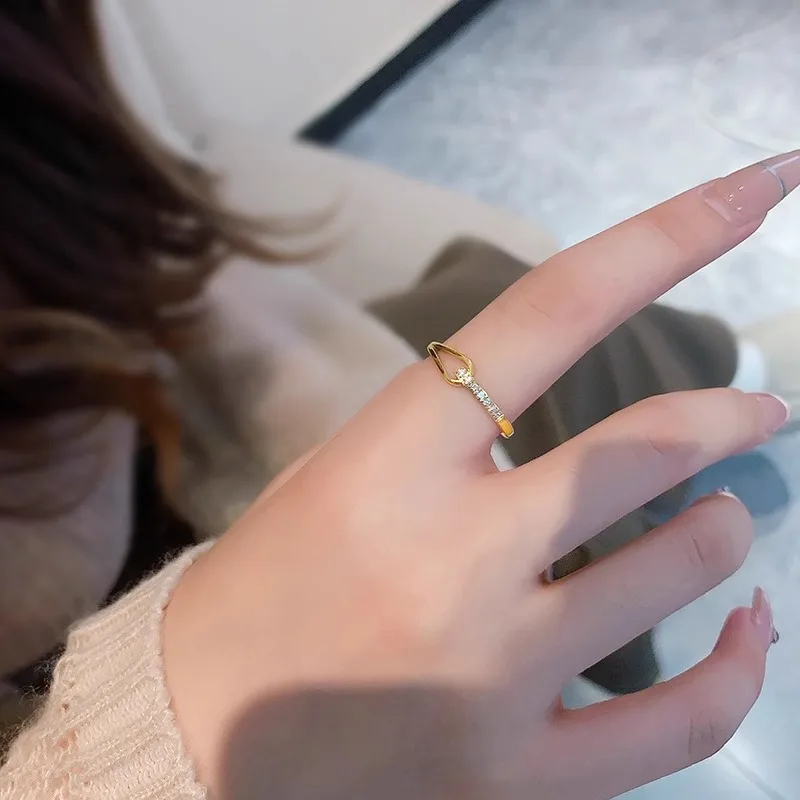 Niedlicher Edelstahl-Zirkon-Ring für Frauen Verlobung Hochzeit Modeschmuck Mädchen Party-Accessoire Schönes Geschenk