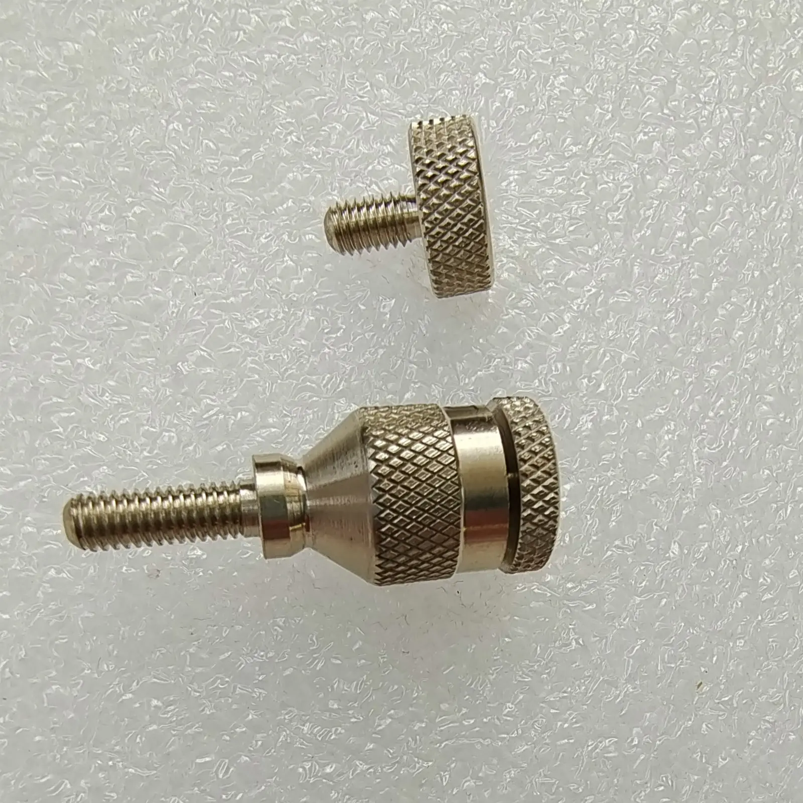 

Sax Neck Tightening Screws /Suitable for Soprano Alto Tenor/Screw Diameter 4mm