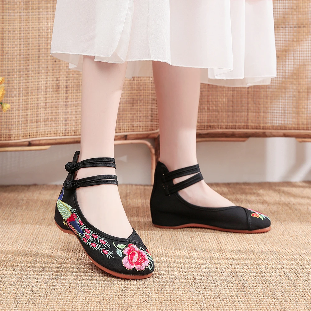 Veowalk Big Size 34-43 Chinese Style Peacock Embroidery Women\'s Flats Old Peking Soft Sole Casual Breathable Cloth Shoes Woman