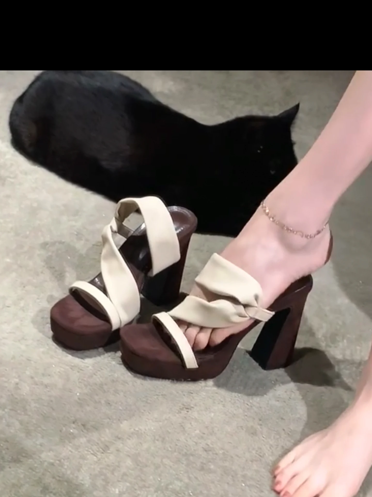 sandalias-de-tacon-grueso-estilo-romano-hueco-de-piel-de-oveja-para-mujer-novedad-de-verano-pantuflas-de-moda-para-exterior