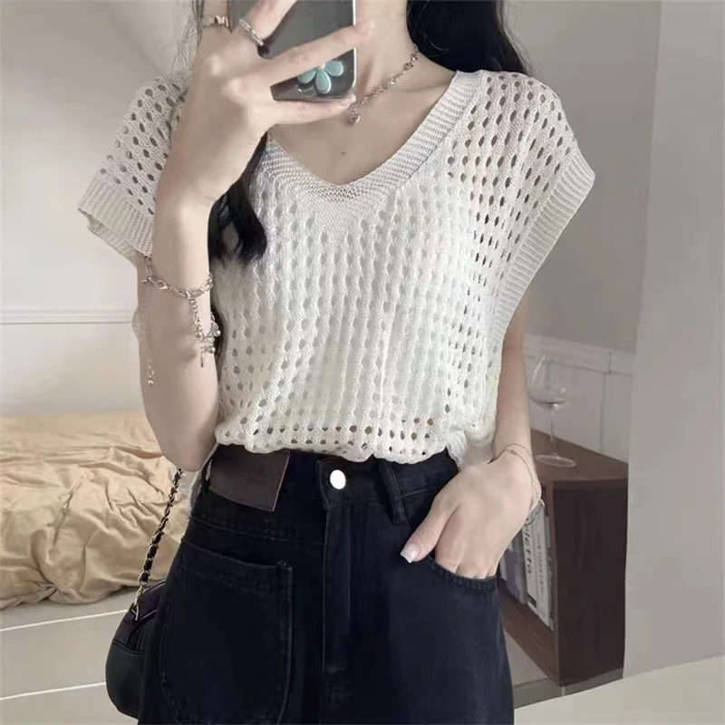 ABRINI Women Sexy Knit Shirt V-Neck Hollow Out Chic Loose Sleeveless Knit T-shirt Casual Beach Style Tops For Women 2024 Summer