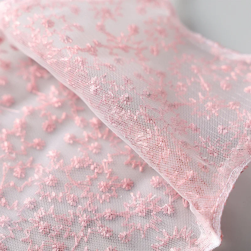 Bestickte Spitzen-Sonnenmaske für Frauen, UV-Schutz, atmungsaktiv, verstellbare Ohrschlaufe, waschbar, durchsichtige Gesichtsmaske mit winzigen Blumenmuster – Detail 7