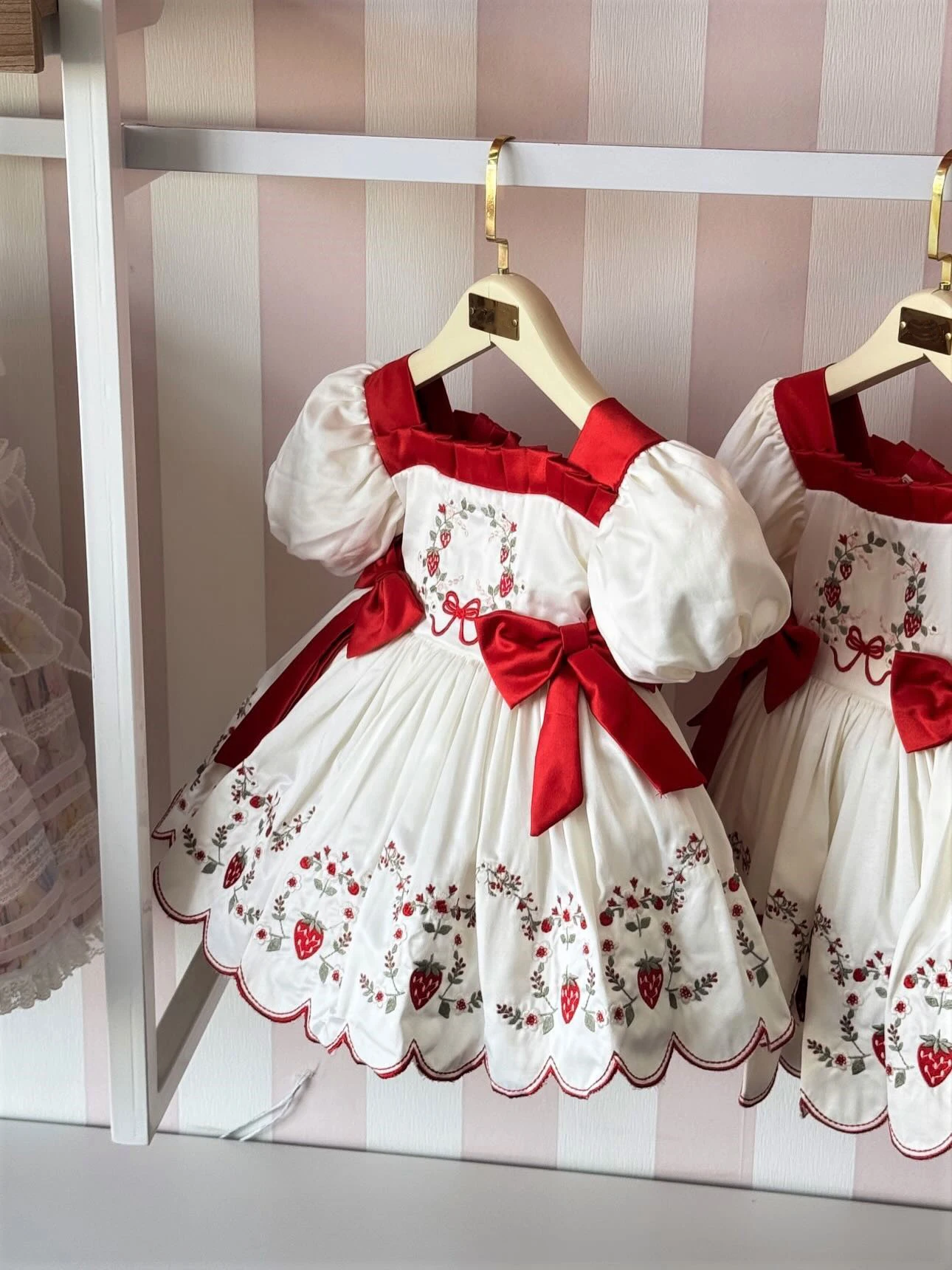 Summer Girl Sweet Strawberry Embroidered Bow Bubble Sleeves White Puffy Dress for Casual Party Birthday Wedding Photography B659