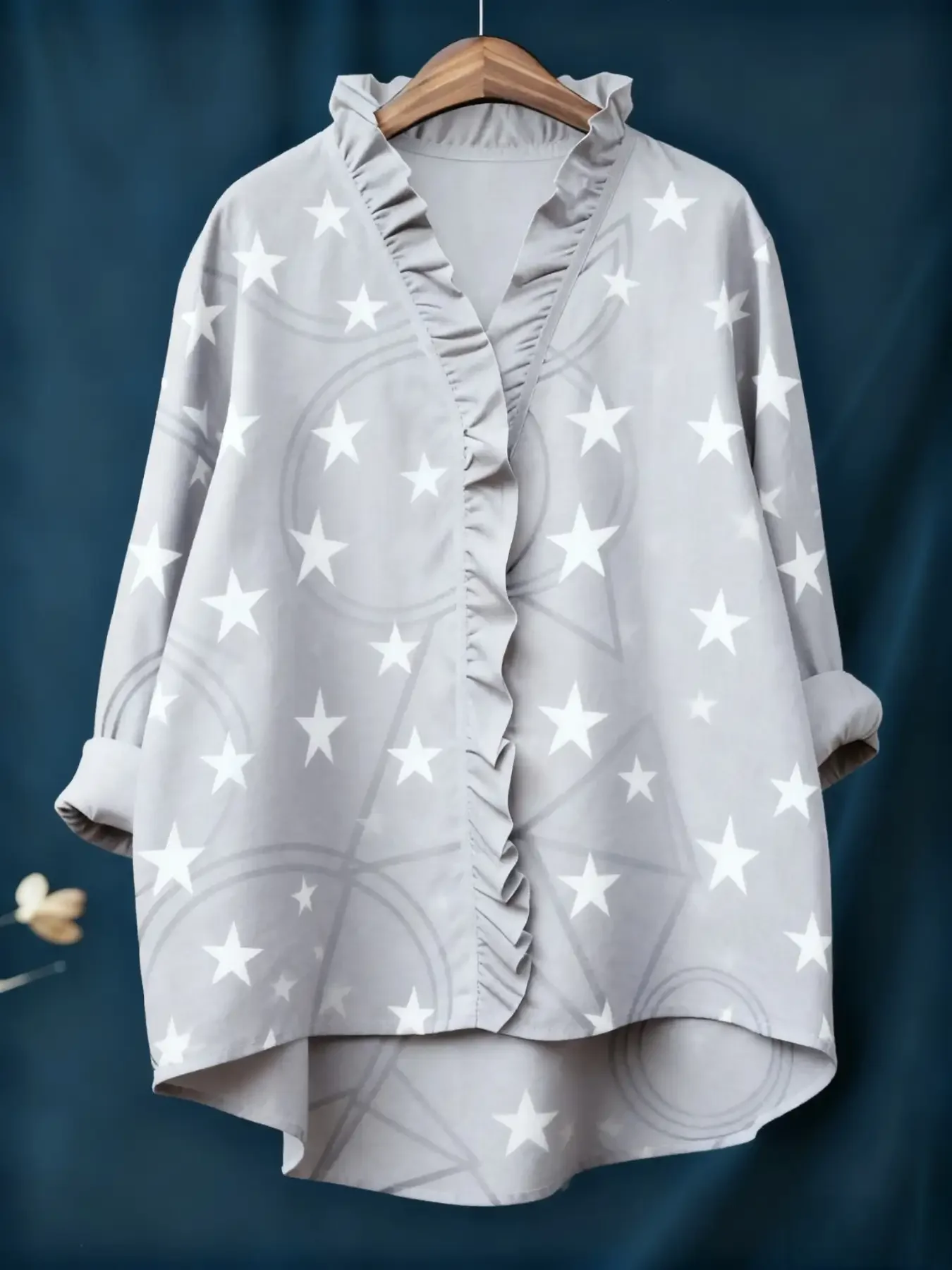 

2026 new V-neck casual top, women's long sleeved lace shirt, Retro art geometric printing,