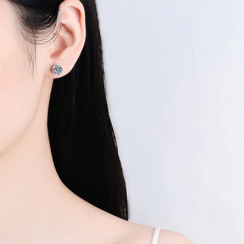 زوج من الأقراط المويسانتي الفضية عيار 925 البسيطة بأربعة مخالب للرجال والنساء، مناسبة للارتداء اليومي والزواج #4