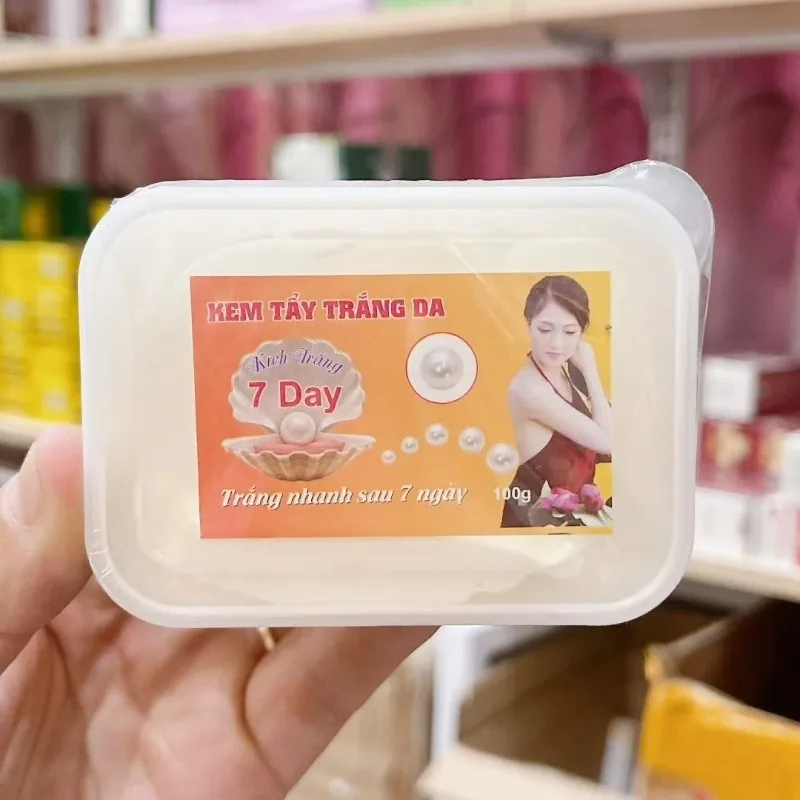 kem-tay-trang-da-7day-lotion-corporelle-eclaircissante-7-jours-formule-eclaircissante-pour-une-peau-lisse-et-eclatante-amelioration-visible-du-teint