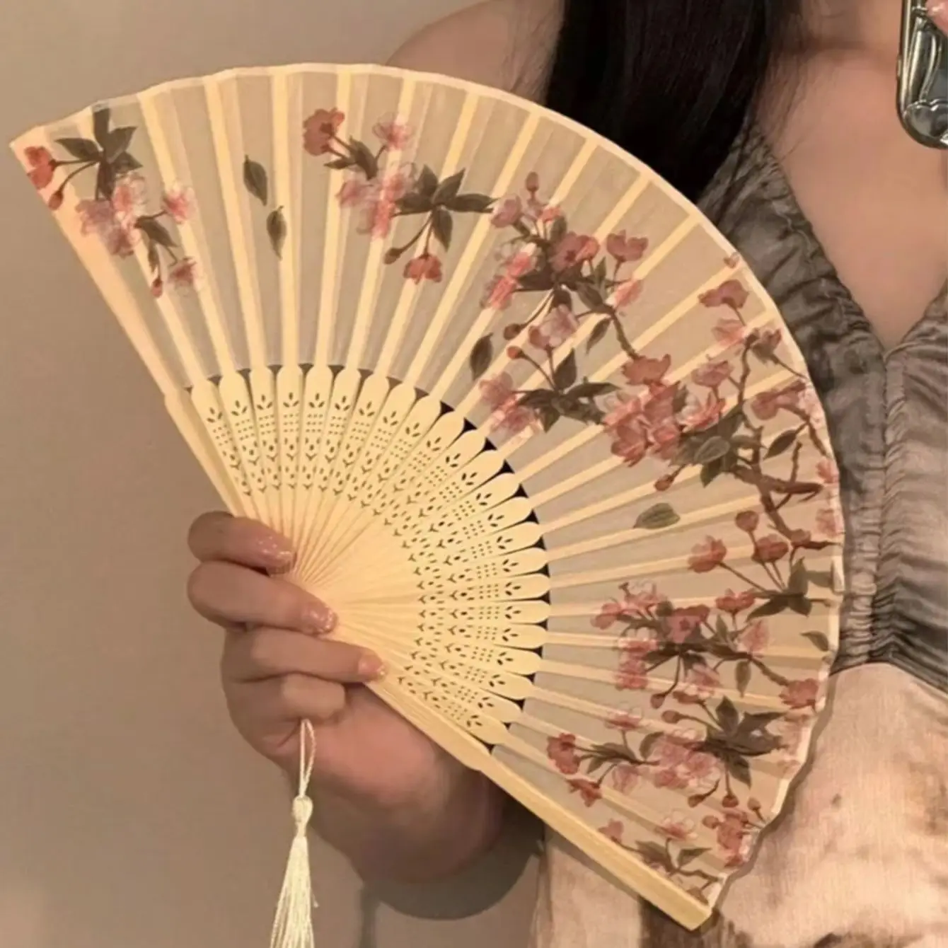 1PCS Luxury Folding Fan Wedding Fan Dance Performance Prop Retro Silk Folding Fan Japanese Craft Gift Butterfly Fan