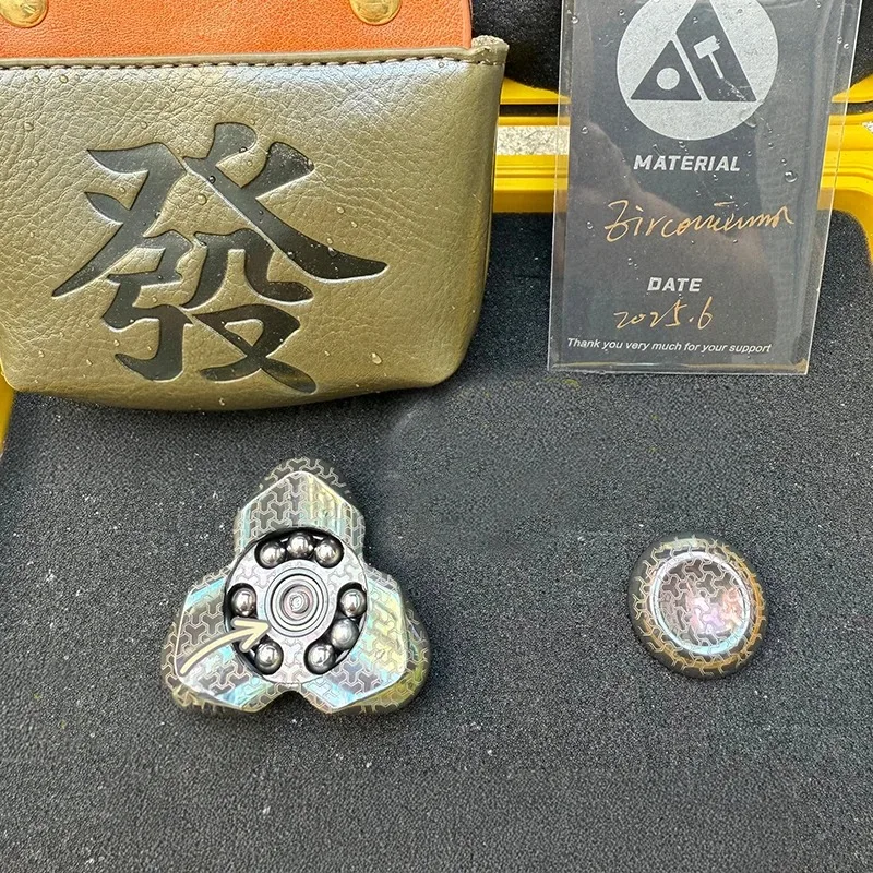 TIER I Feather Spinner Tre strati Fidget Spinner EDC Giocattoli antistress Fidget Spinner Allevia l'ansia