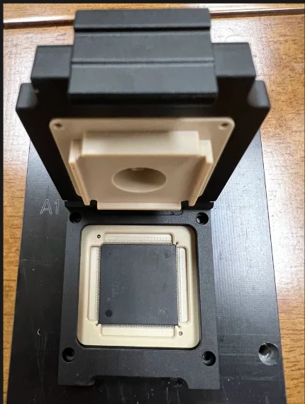 qfn56-チップテストホルダーエージングホルダーソケットソケットフィクスチャテストラック-bgaqfpsop-バーンインホルダーカスタマイズ