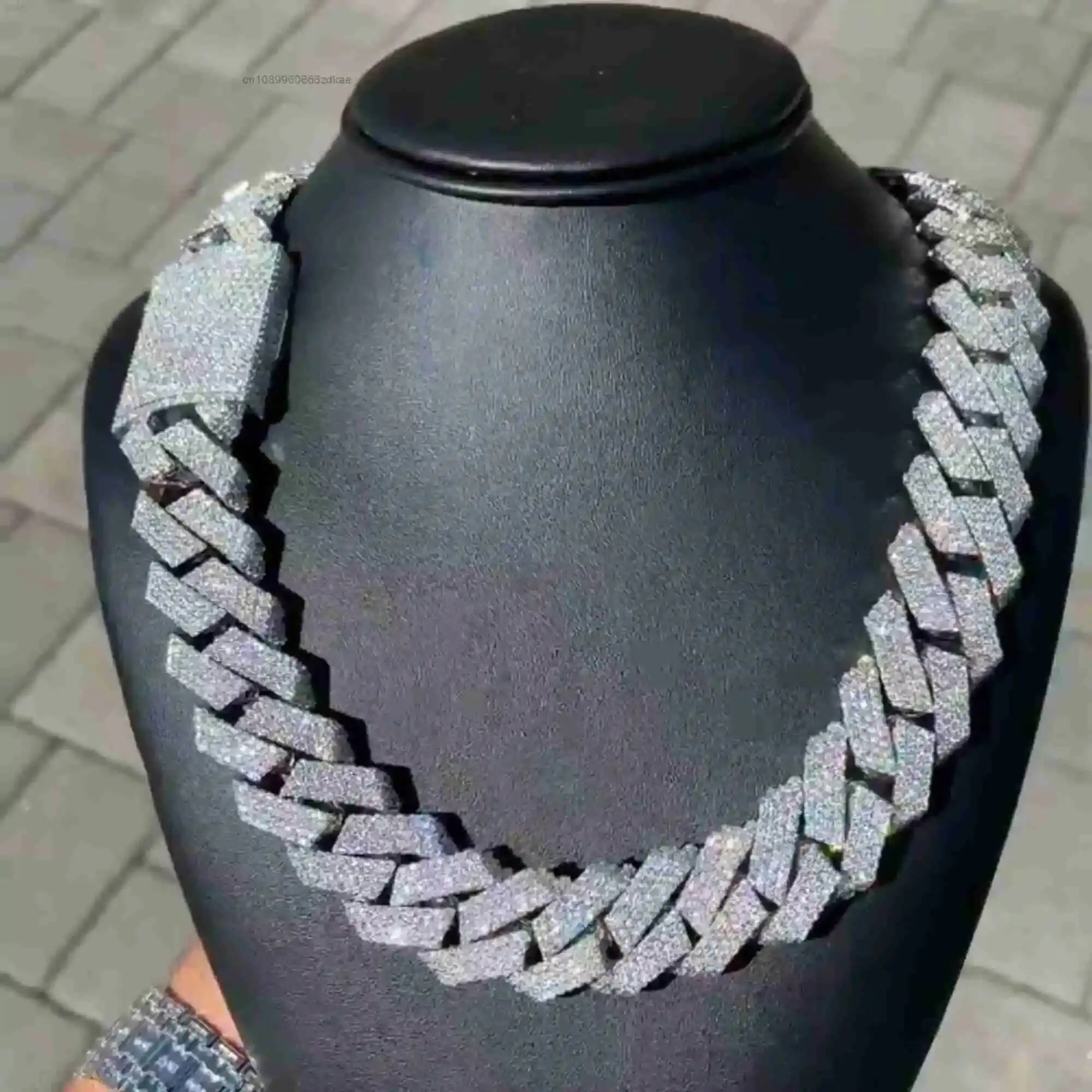 Luxury Classic 22 Mm Moissanite Micro Pave Hip Hop Iced Out Miami Cuban Link Chain 24 Inch.