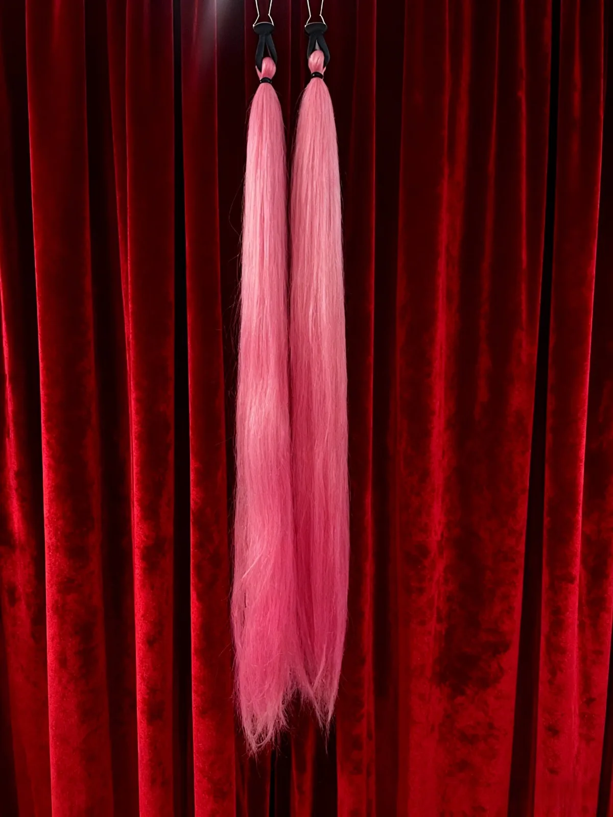 Kolorowy doczepiany kucyk: Idealny do kostiumów świątecznych i cosplay dla dorosłych i dzieci.