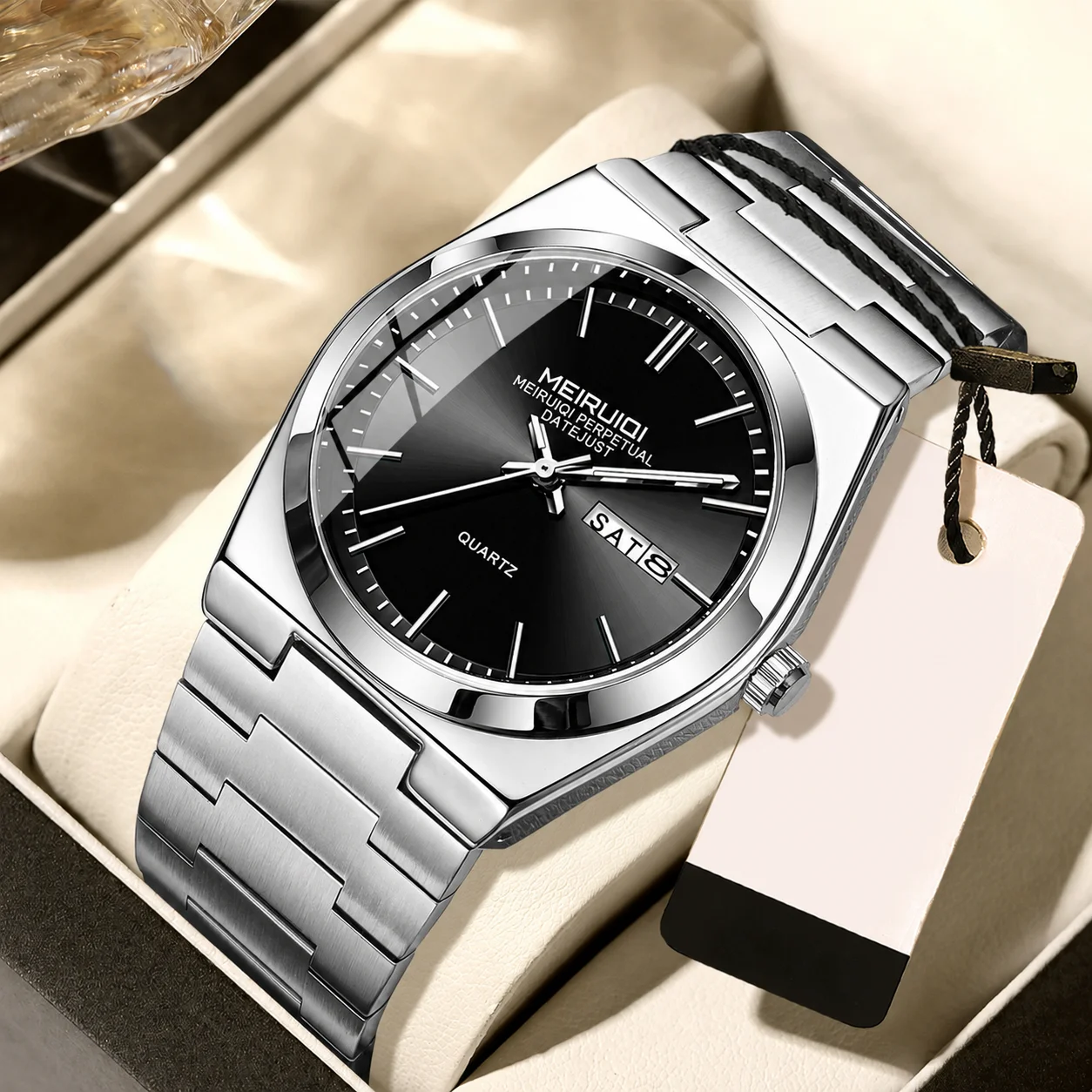 Orologio da uomo con calendario e indicazione del giorno della settimana, stile minimalista, elegante, con lancette, movimento al quarzo, colore argento e nero.