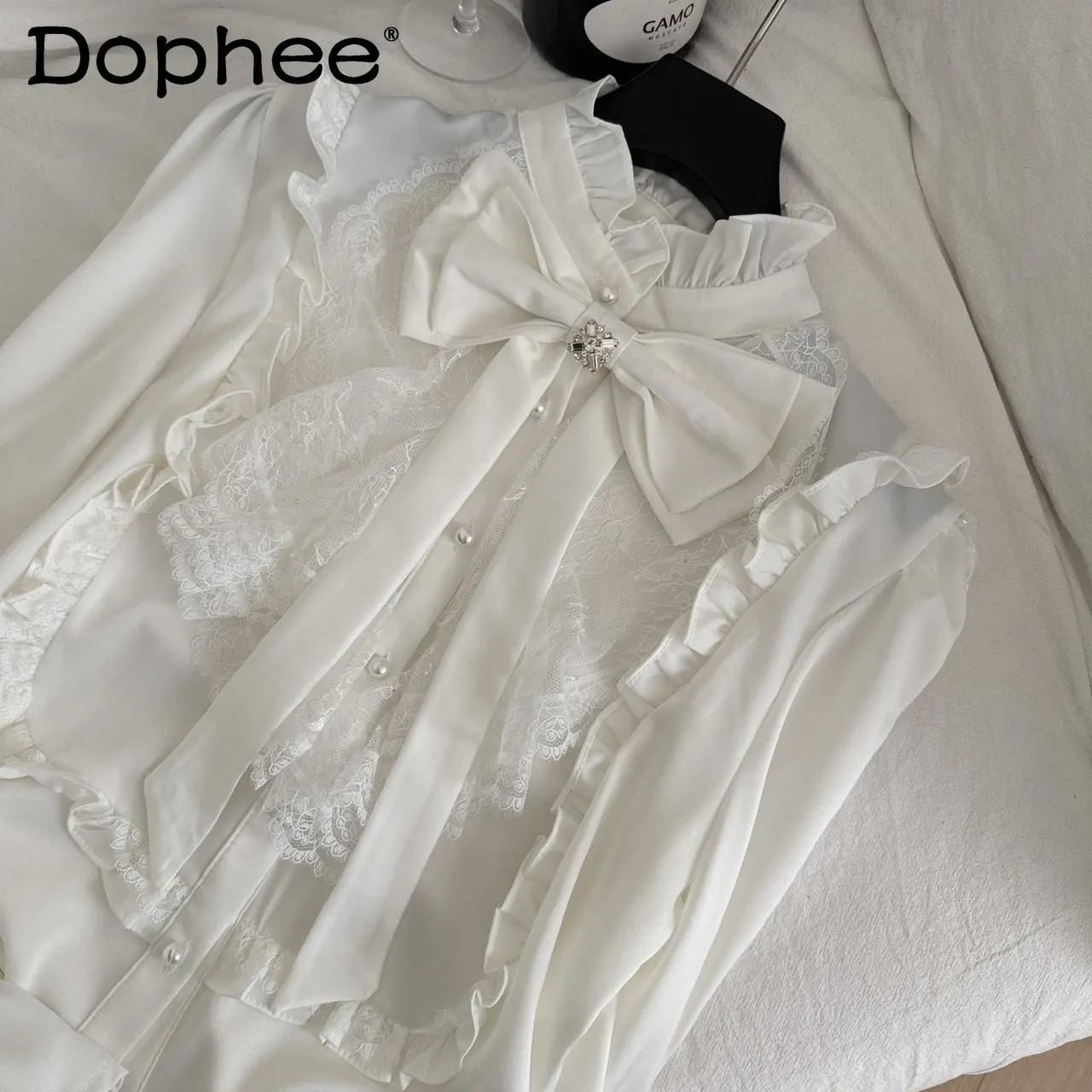 

Элегантная женская блузка Sweetheart Girl с кружевным воротником-рюшами, длинными рукавами и съемным бантом