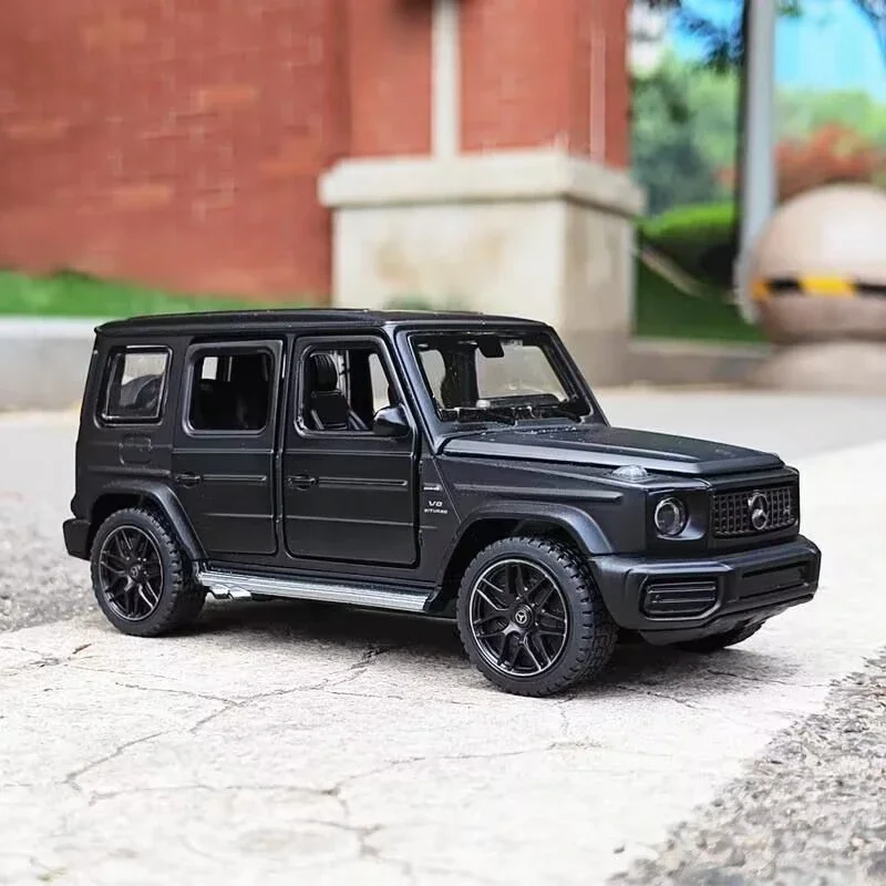 1:32 Benz G63 SUV Alloy Car Model Diecasts Metal Toy Off-road Vehicles Car Model Simulation Sound and Light Collection kids Gift