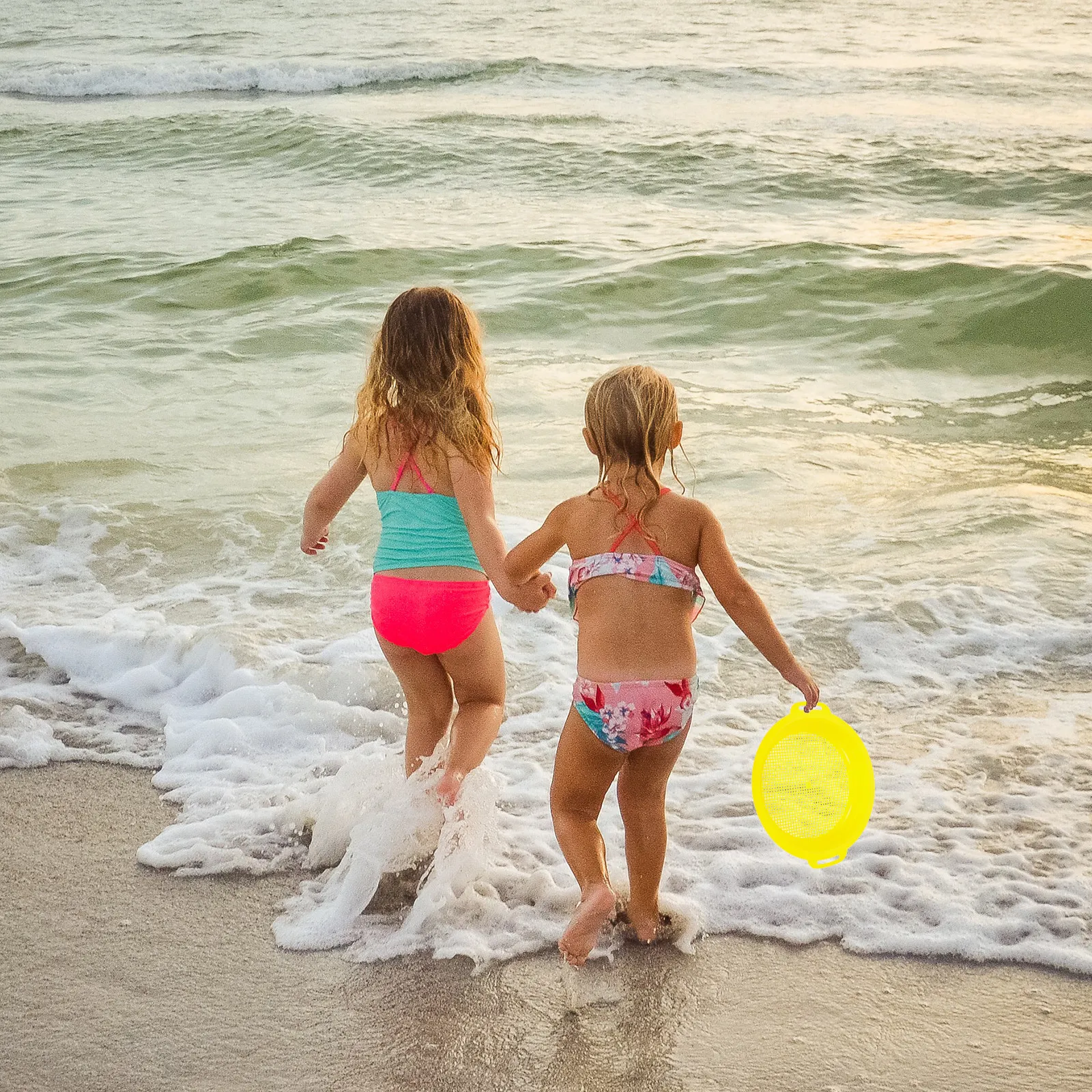 3Pcs Plastic Sand Sifter Set Bright Color Handheld Sieve for Beach Pool Play Summer Outdoor Fun Promotes
