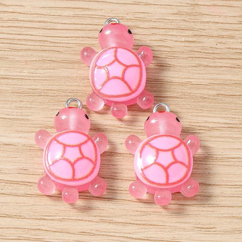 Tusember Niedliche Schildkröten-Anhänger aus Harz, bunte leuchtende Schildkröten-Charms für die Schmuckherstellung, handgefertigte Ohrringe, Halsketten, DIY – Detail 19