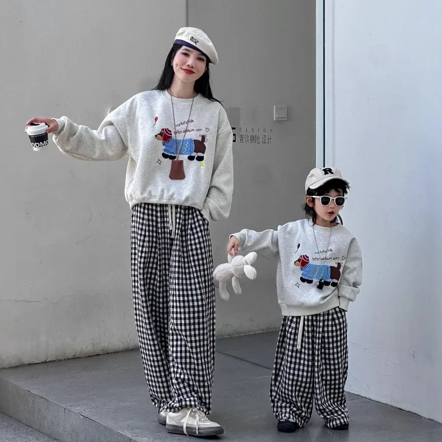 

2025 Spring New Mother and Son Matching Clothes Mom and Daughter Baby Long Sleeve Sweatshirts Tops Korean Parent-child Clothing