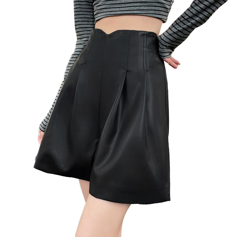 Autumn Winter Vintage Black PU Leather Women's Wide Leg Shorts 2025 New High Waist Pleated A-line Casual Loose Short Pant Female