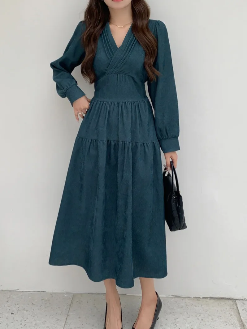 เสื้อเชิ้ตคอวีทรงเข้ารูปผ้าลูกฟูกสำหรับผู้หญิง ดีไซน์รัดเอว แขนยาว เหมาะสำหรับใส่ไปทำงาน แบรนด์จีนสุดเก๋