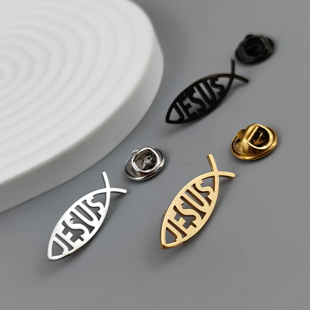 Premium design hollow fish brooch, stainless steel, gold plated, 18K fashion badge, washable suit badge, high waterproof