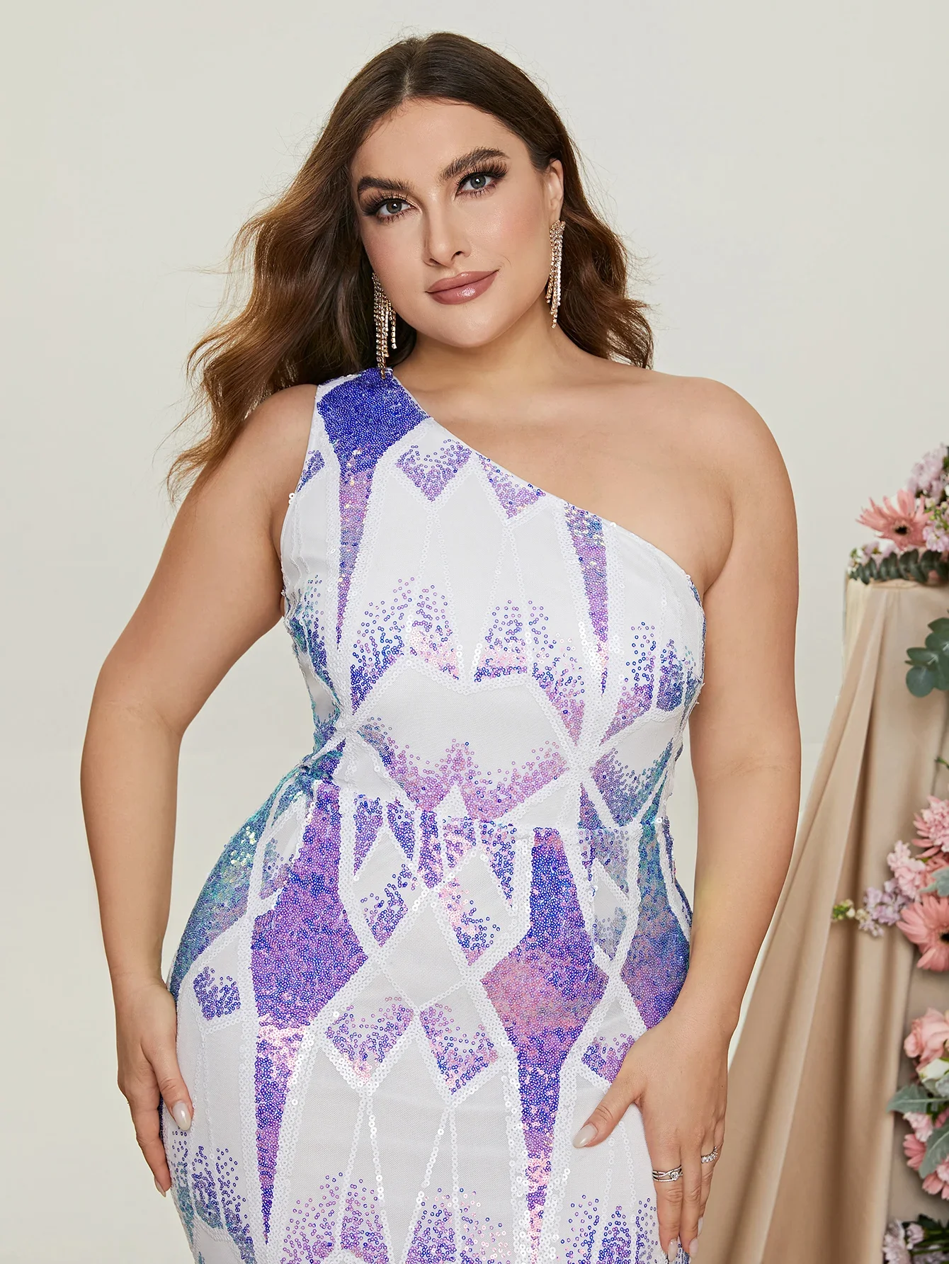 Vestidos de baile plus size com fenda sem mangas e um ombro