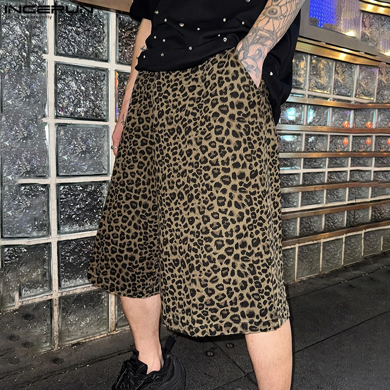 

INCERUN мужские шорты на пуговицах с леопардовым принтом, летние повседневные мужские штаны, свободная уличная одежда, модные мужские шорты 2025, S-5XL