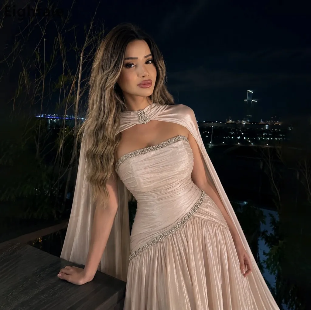 Eightale 2026 A-Linien-Abendkleid, trägerlos, gerafft, schimmernder Chiffon, Cape, Strassbesatz, Dubai, formelles Abschlussball-Partykleid, maßgeschneidert