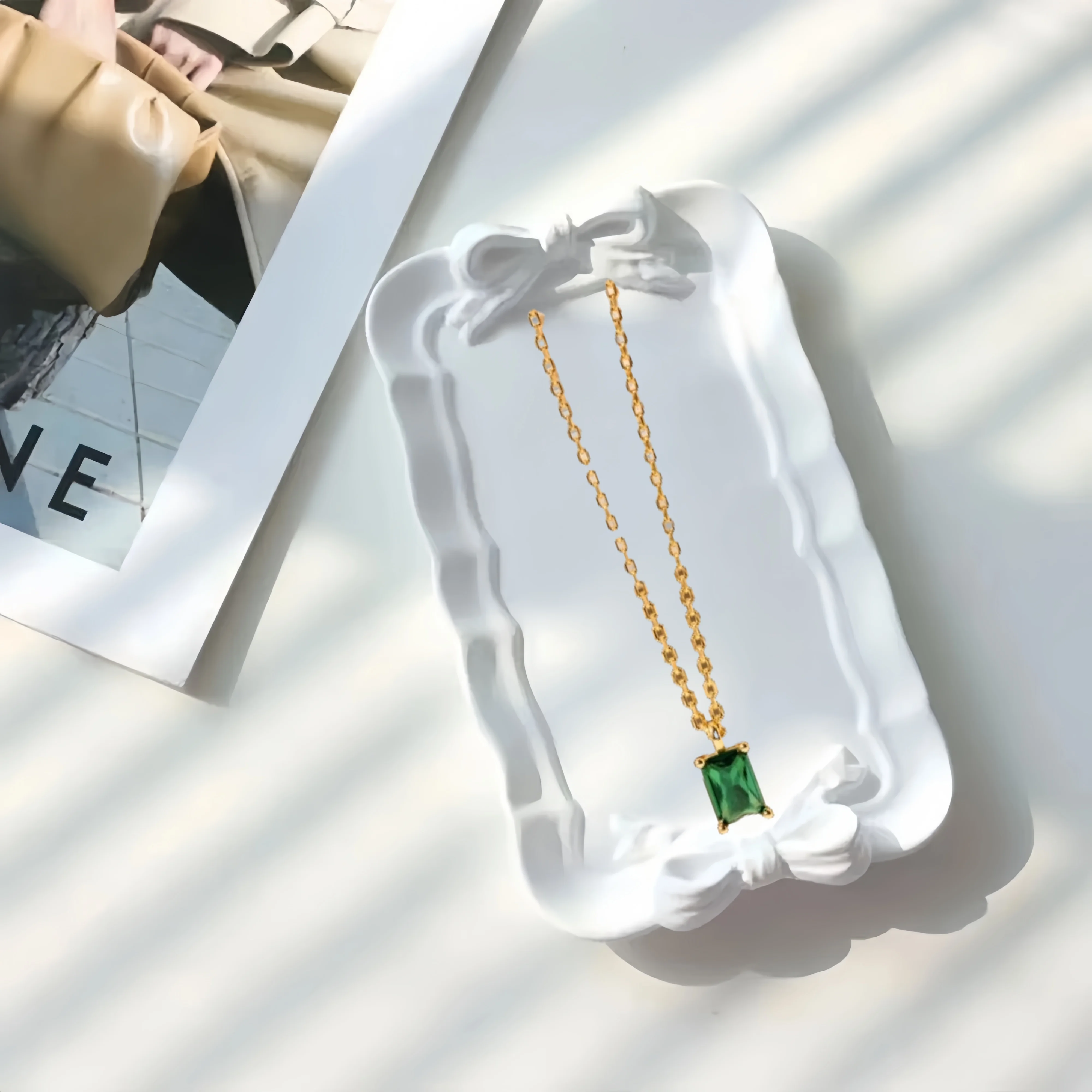 

2025 Hot Selling Brand Women's Emerald Necklace Fashionable High-end Jewelry Suitable for Gift Giving To Friends